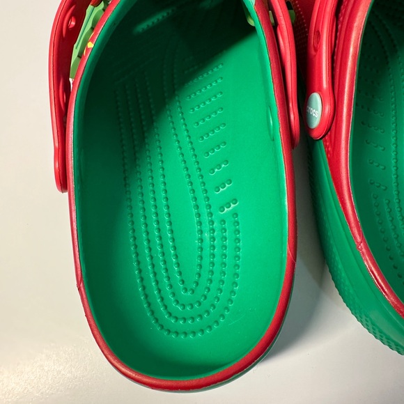 Mickey Mouse & Friends Holiday Christmas CROCS Shoes Disney Mens 10 / women’s 12 - Picture 8 of 16